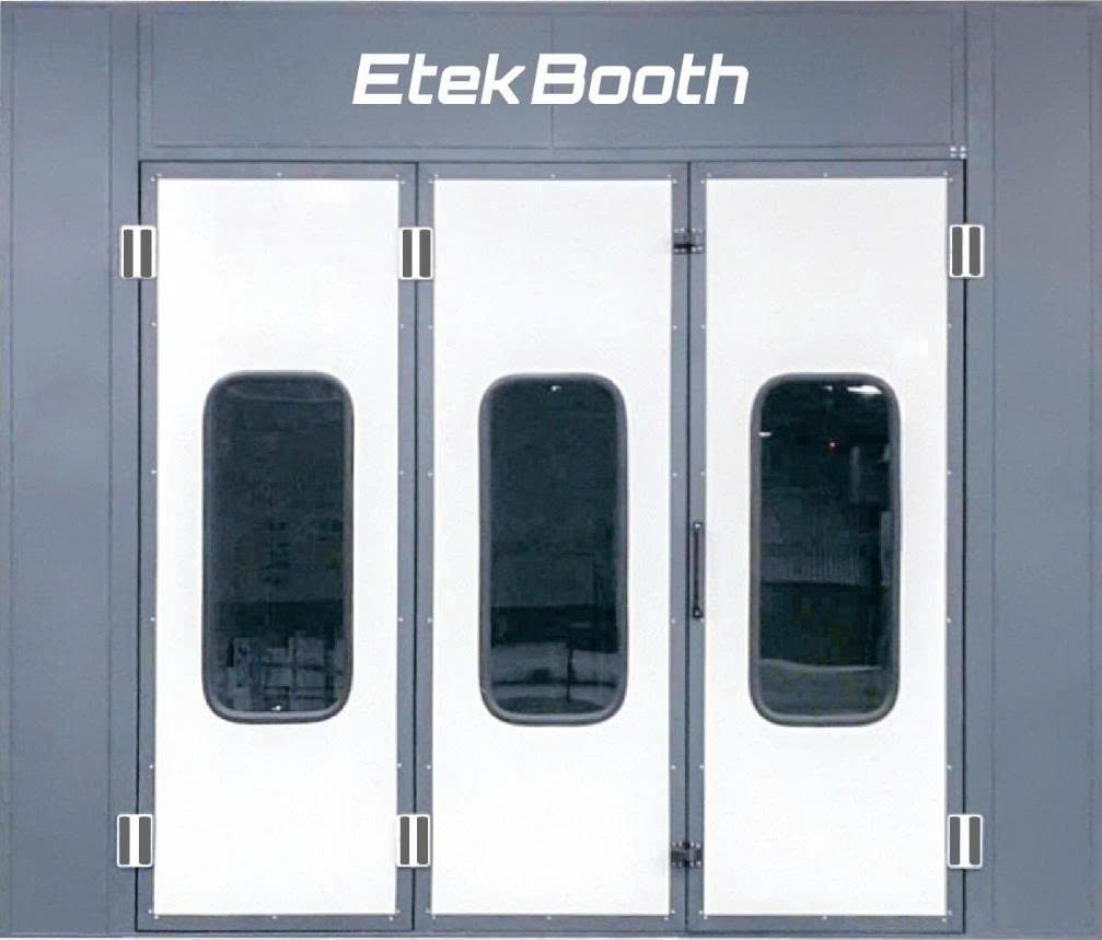 Phòng sơn nhanh, cửa panel 3 cánh, hút sàn 3 dãy song song có bộ dập bụi