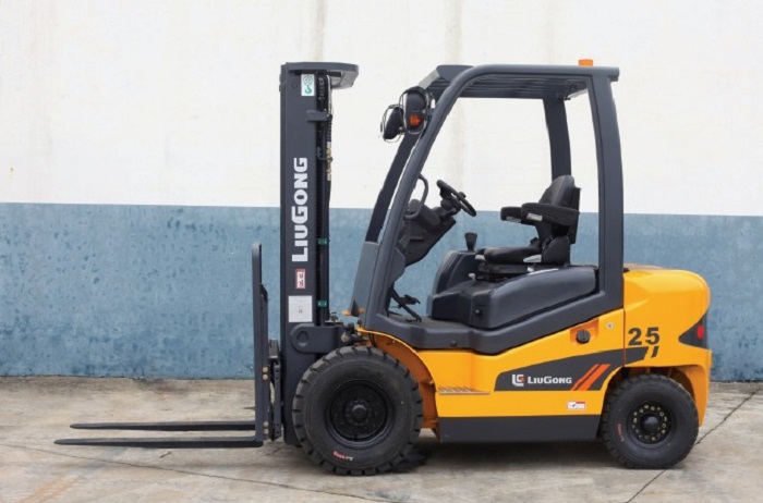 Xe nâng Diesel CLG2025H